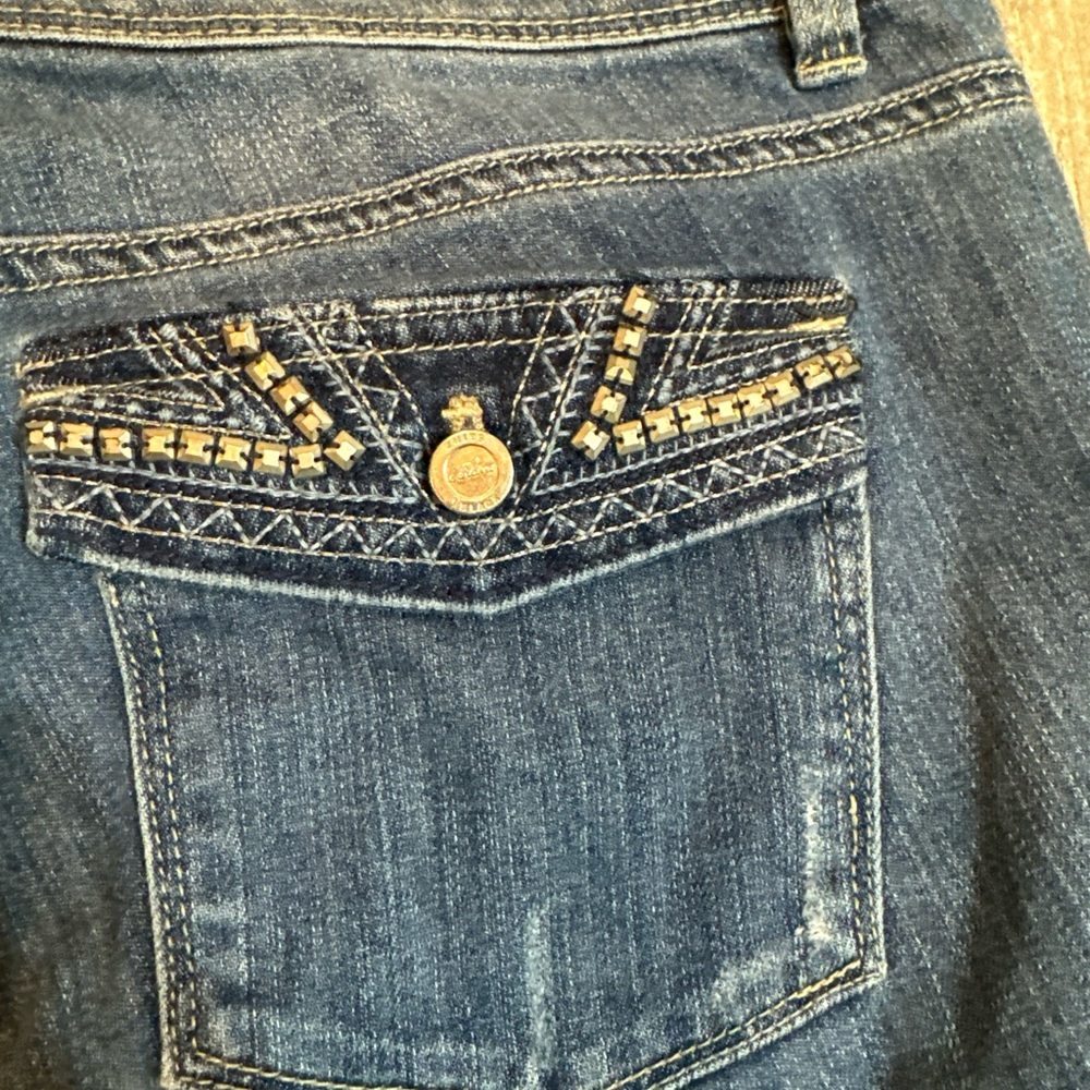 Women’s White House Black Market Distressed Embellished Blanc Crop Size 6 - Picture 10 of 13